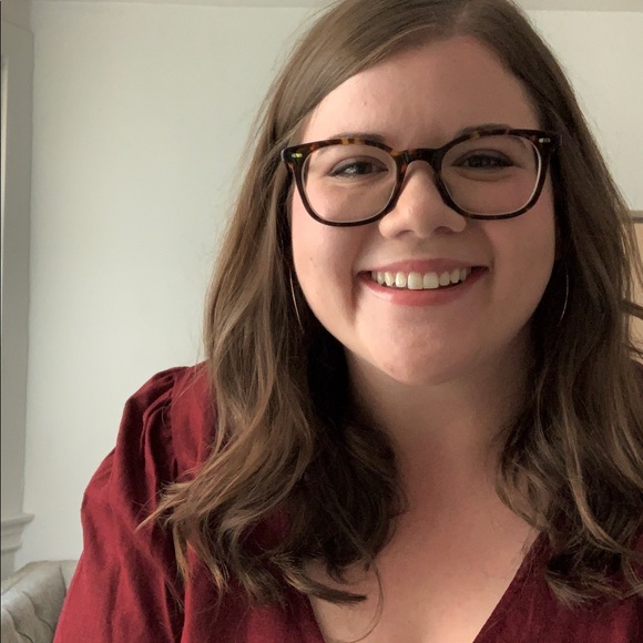 Meet your Posher, Courtney - Picture 1 of 1